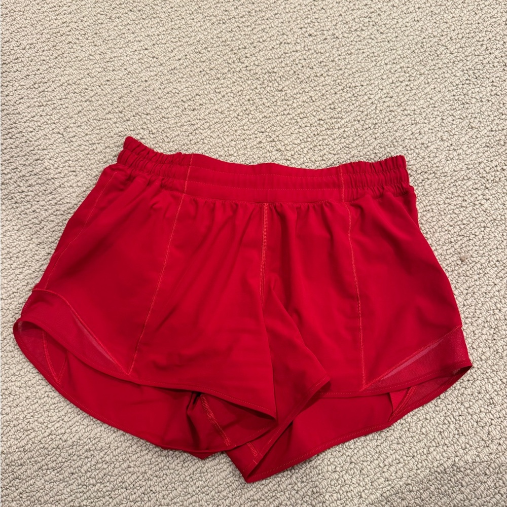 Lululemon 4 in Hotty Hots - great condition!